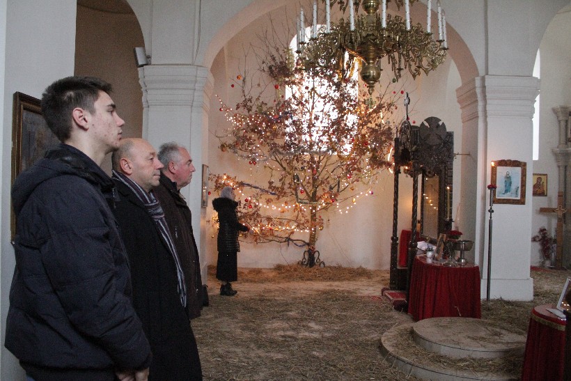 Božić, sveta misa u manastiru u Lepavini (21)