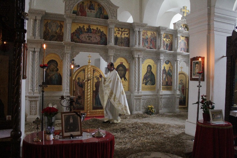 Božić, sveta misa u manastiru u Lepavini (3)