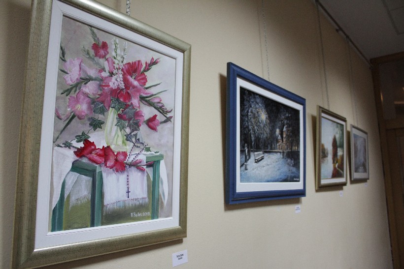 Otvorenje izložbe Udruge Peski art Đurđevac u Župi Svetog Alojzija Stepinca, Koprivnica (2)