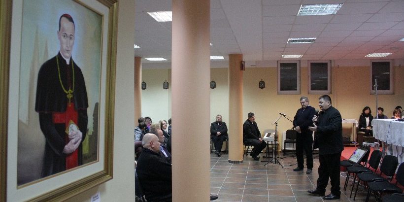 [FOTO/VIDEO] Biskup Huzjak otvorio izložbu “Ime tvoje kličemo” u Koprivnici