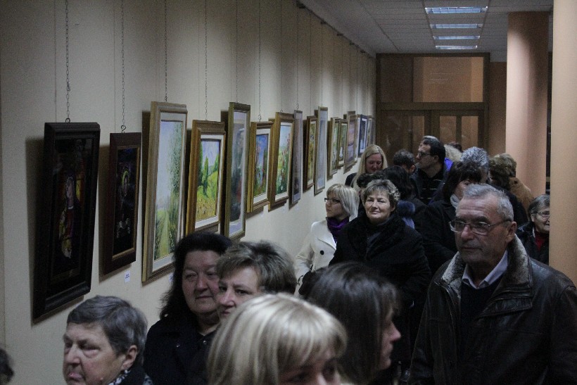 Otvorenje izložbe Udruge Peski art Đurđevac u Župi Svetog Alojzija Stepinca, Koprivnica (25)