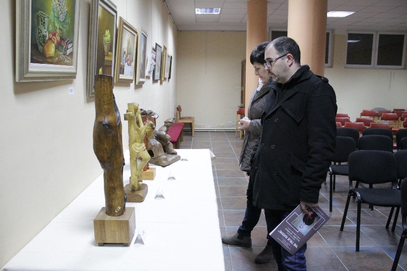 Otvorenje izložbe Udruge Peski art Đurđevac u Župi Svetog Alojzija Stepinca, Koprivnica (27)