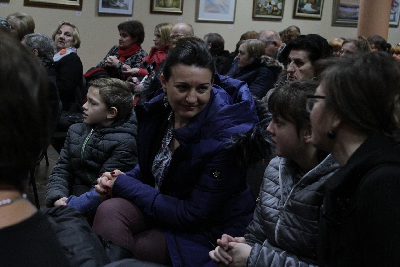 Otvorenje izložbe Udruge Peski art Đurđevac u Župi Svetog Alojzija Stepinca, Koprivnica (4)