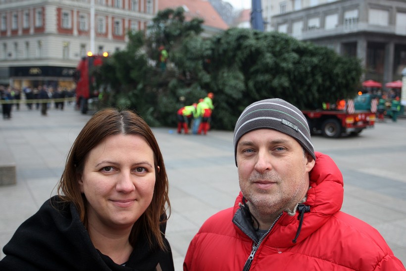 Supružnici Krešić koji su donirali drvce/Foto: Borna Filic/PIXSELL