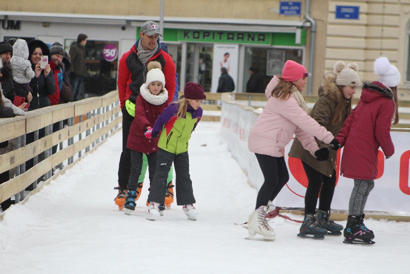 Podjela svjedođbi klizalište, koprivnica (8)