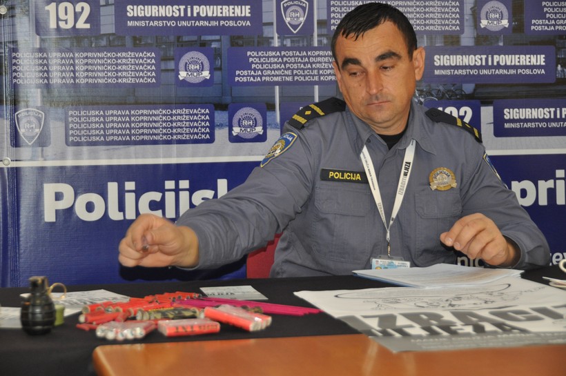 Policija Petarde