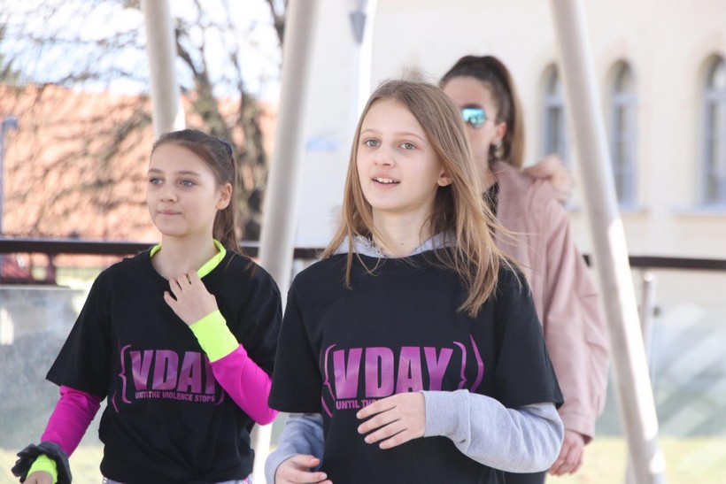 Milijarda ustaje križevci (11)