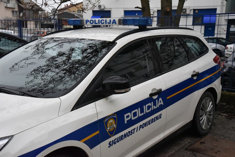 Policija