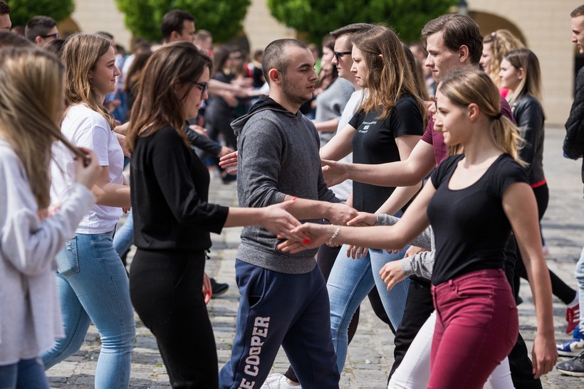 Osijek: Prva proba učenika završnih razreda u plesanju Quadrille