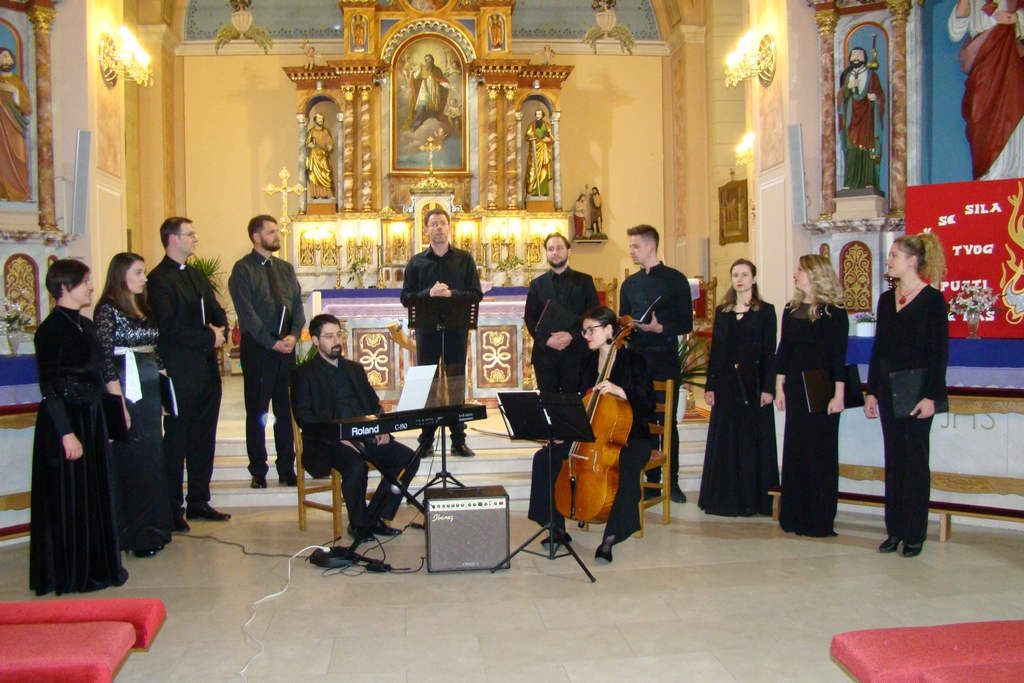 Vokalni ansambl Antiphonus održao koncert u koprivničkoj crkvi sv. Nikole biskupa