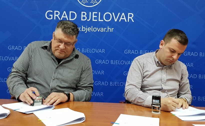 Potpisivanje ugovora bel bau (2)
