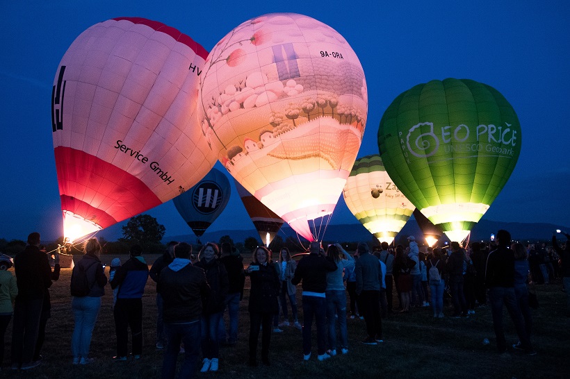 [VIDEO] Nebom iznad Zagorja zavladali baloni na vrući zrak