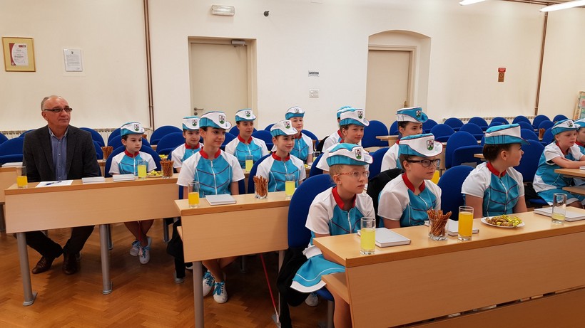 Bjelovarske mažoretkinje hrebak (2)