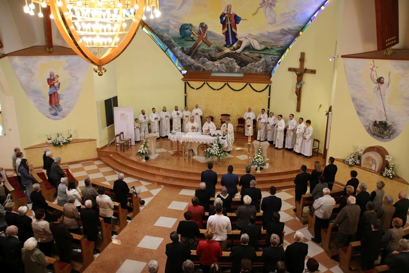 Biskup Mrzljak na proslavi 20. obljetnice župe u Šenkovcu
