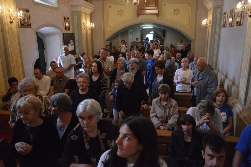 [FOTO] Brojni vjernici na svečanom misnom slavlju u crkvi sv. Ivana Krstitelja u Svetom Ivanu Žabnu