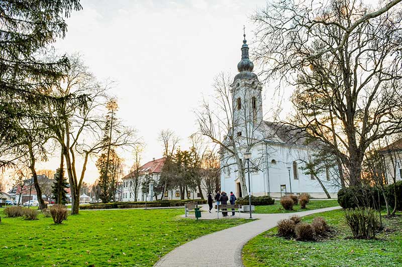 Crkva Sv. Apostola Ivanic Grad