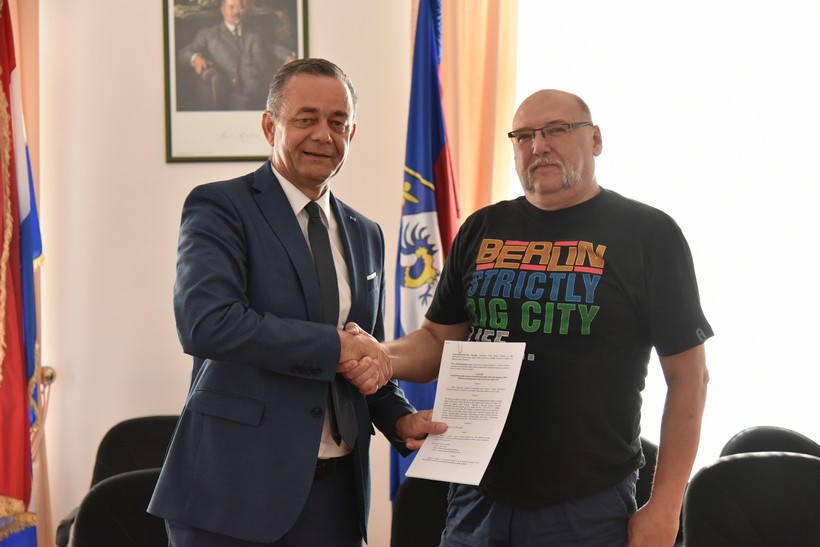 Potpisivanje ugovora o korištenju sredstva upanije (25)