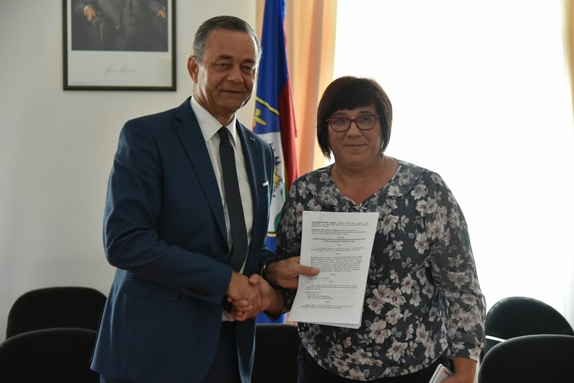 Potpisivanje ugovora o korištenju sredstva upanije (35)