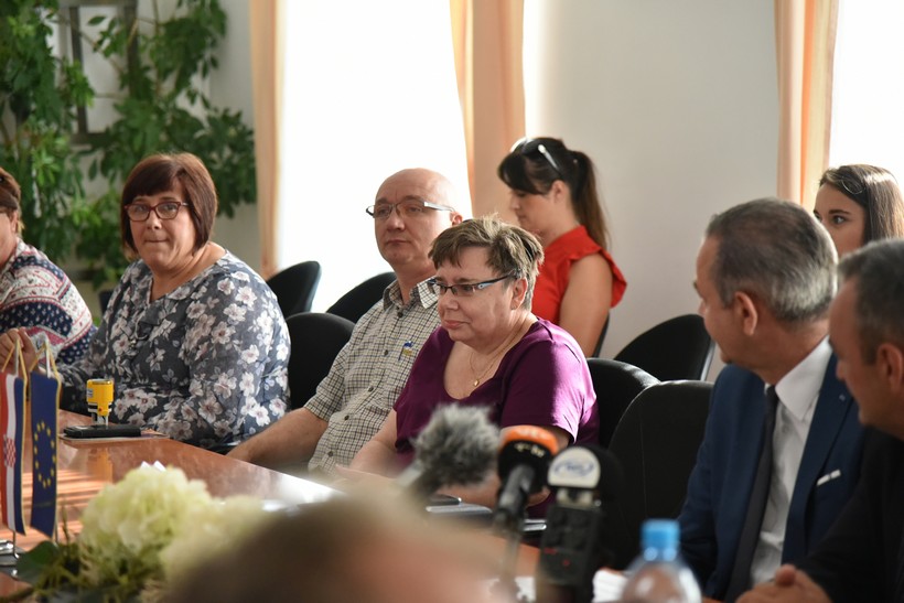 Potpisivanje ugovora o korištenju sredstva upanije (8)