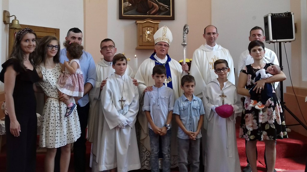 Nadbiskup Đuro Hranić krstio sedmo dijete obitelji Meseljević