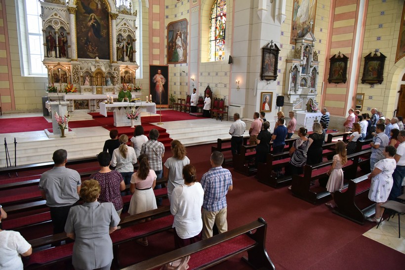 [FOTO] Mnoštvo vjernika proslavilo blagdan sv. Filomene u Molvama