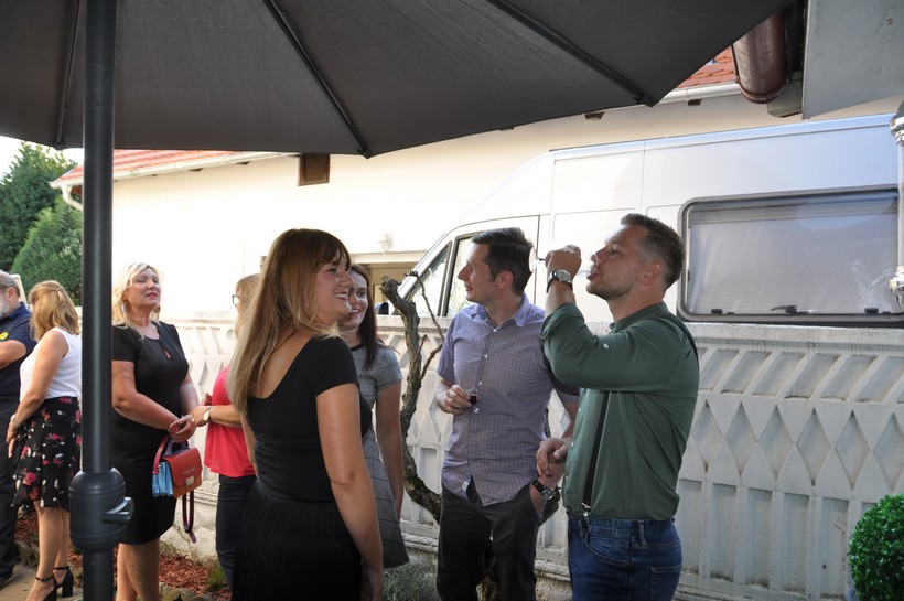 Glavom I Bradom (11)