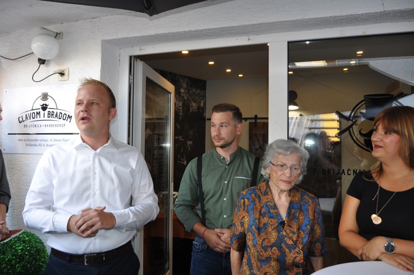 Glavom I Bradom (20)