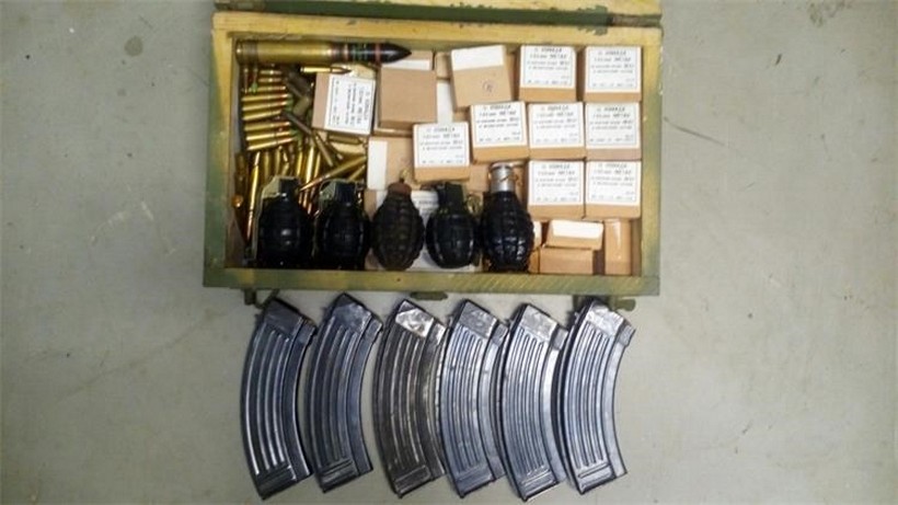 Križevačkoj policiji predao mali arsenal oružja; puške, bombu, mine, nabojnike…