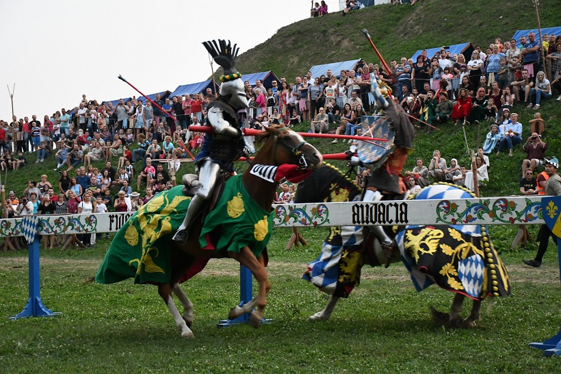 [VIDEO] Koprivnica: Turnir vitezova oduševio posjetitelje 14. Renesansnog festivala