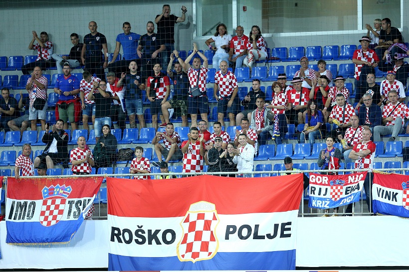 Hrvatski navijači na stadionu Backell Arena