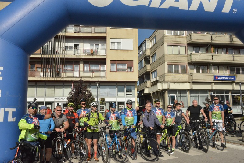 [FOTO/VIDEO] Biciklisti startali u Vrbovcu, a cilj je u Svetom Ivanu Zelini