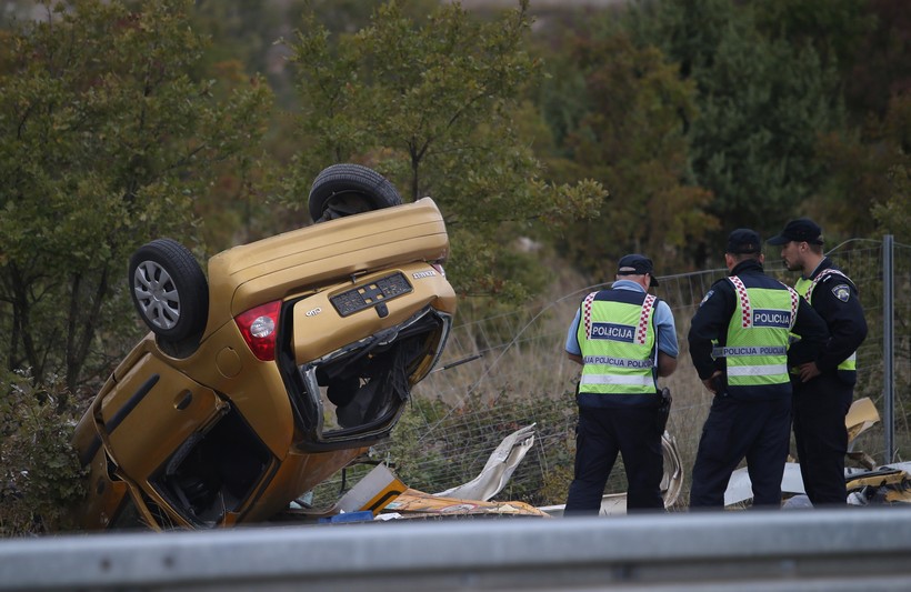 Prometna nesreća u Dugopolju, automobil sletio s ceste, jedna osoba izgubila život