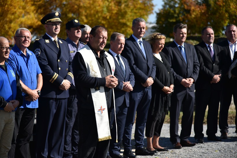 Polaganjem Vijenaca Kod Križa života Na Gradskom Groblju U Đurđevcu Povodom Obilježavanje 28. Obljetnice Podravskih Braniteljskih Postrojbi (11)