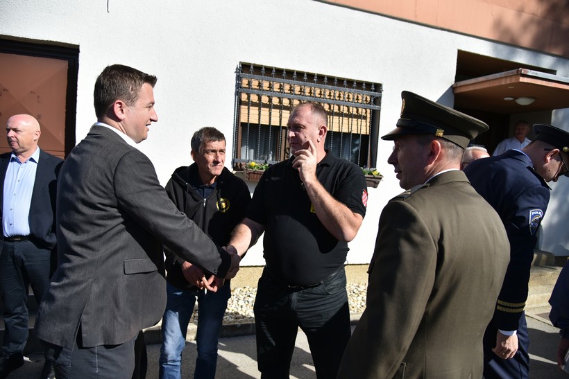 Polaganjem Vijenaca Kod Križa života Na Gradskom Groblju U Đurđevcu Povodom Obilježavanje 28. Obljetnice Podravskih Braniteljskih Postrojbi (15)