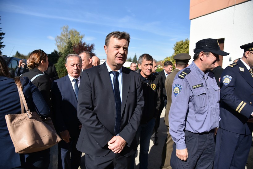 Polaganjem Vijenaca Kod Križa života Na Gradskom Groblju U Đurđevcu Povodom Obilježavanje 28. Obljetnice Podravskih Braniteljskih Postrojbi (19)