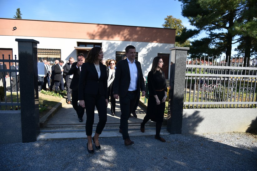 Polaganjem Vijenaca Kod Križa života Na Gradskom Groblju U Đurđevcu Povodom Obilježavanje 28. Obljetnice Podravskih Braniteljskih Postrojbi (27)