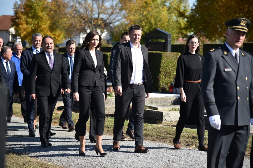 Polaganjem Vijenaca Kod Križa života Na Gradskom Groblju U Đurđevcu Povodom Obilježavanje 28. Obljetnice Podravskih Braniteljskih Postrojbi (31)