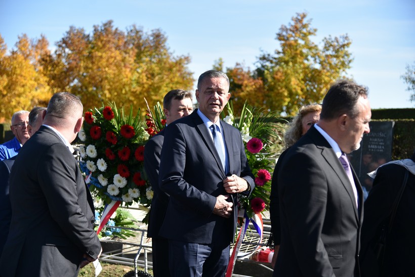 Polaganjem Vijenaca Kod Križa života Na Gradskom Groblju U Đurđevcu Povodom Obilježavanje 28. Obljetnice Podravskih Braniteljskih Postrojbi (33)