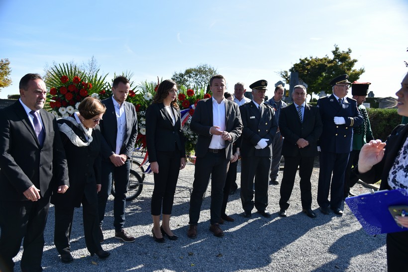 Polaganjem Vijenaca Kod Križa života Na Gradskom Groblju U Đurđevcu Povodom Obilježavanje 28. Obljetnice Podravskih Braniteljskih Postrojbi (34)