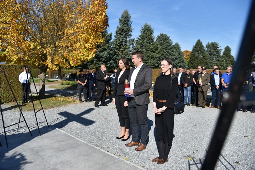 Polaganjem Vijenaca Kod Križa života Na Gradskom Groblju U Đurđevcu Povodom Obilježavanje 28. Obljetnice Podravskih Braniteljskih Postrojbi (39)