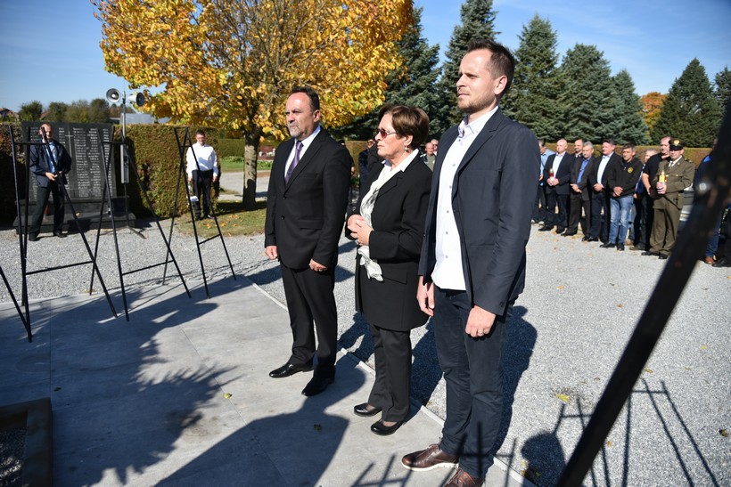 Polaganjem Vijenaca Kod Križa života Na Gradskom Groblju U Đurđevcu Povodom Obilježavanje 28. Obljetnice Podravskih Braniteljskih Postrojbi (44)