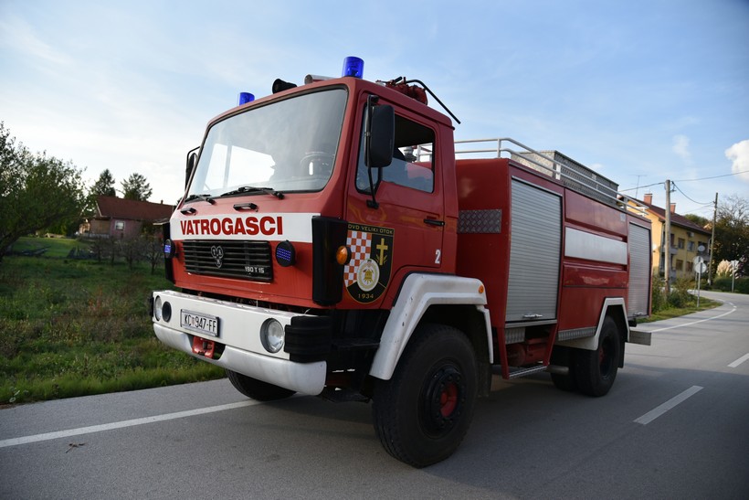 Vatrogasna viježba Podravina 2019, legrad, zapaljeni automobil ilustracija (21)