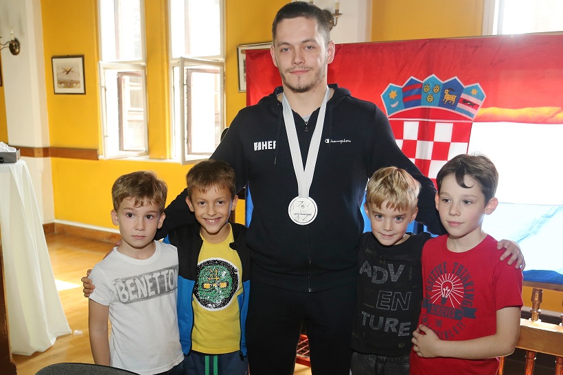 Zwicker i Srbić osvojili zlatne medalje na Svjetskom kupu