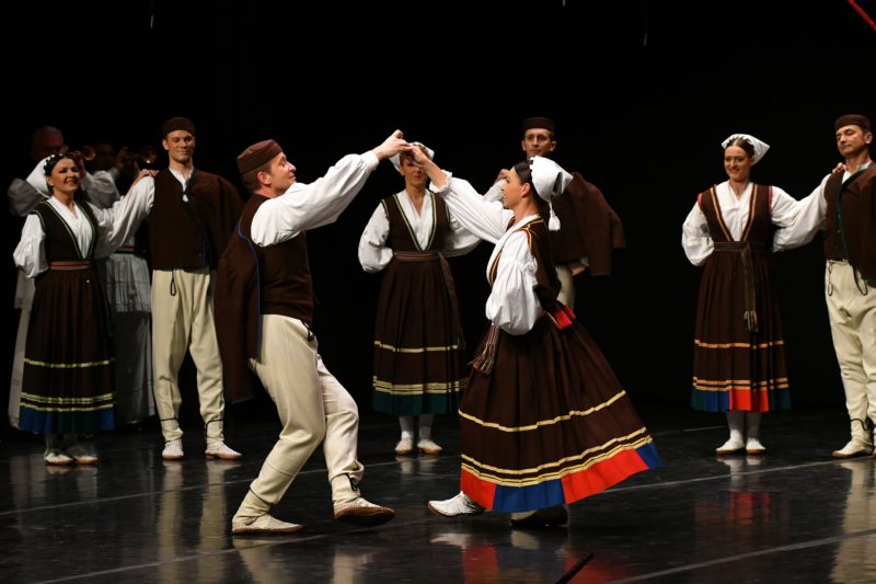 [VIDEO] Velikim koncertom u Slavonskom Brodu Ansambl Lado proslavio 70 godina djelovanja
