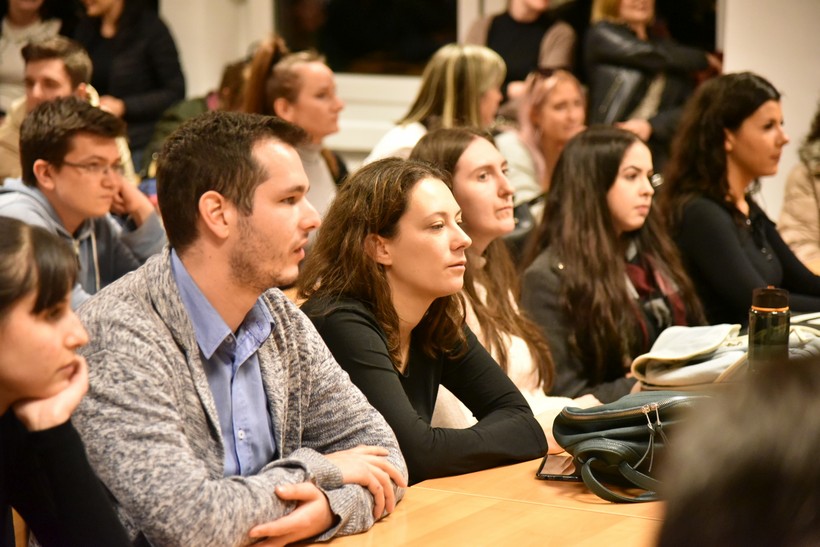 Tribina Urednik – Između Marginalizacije I Novoga Uzleta (13)