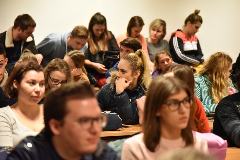 Tribina Urednik – Između Marginalizacije I Novoga Uzleta (14)