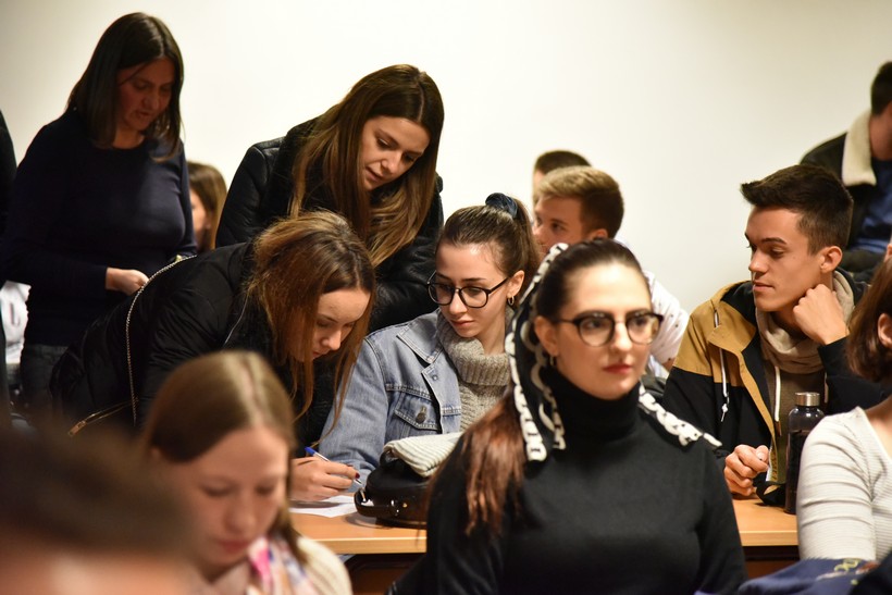 Tribina Urednik – Između Marginalizacije I Novoga Uzleta (16)