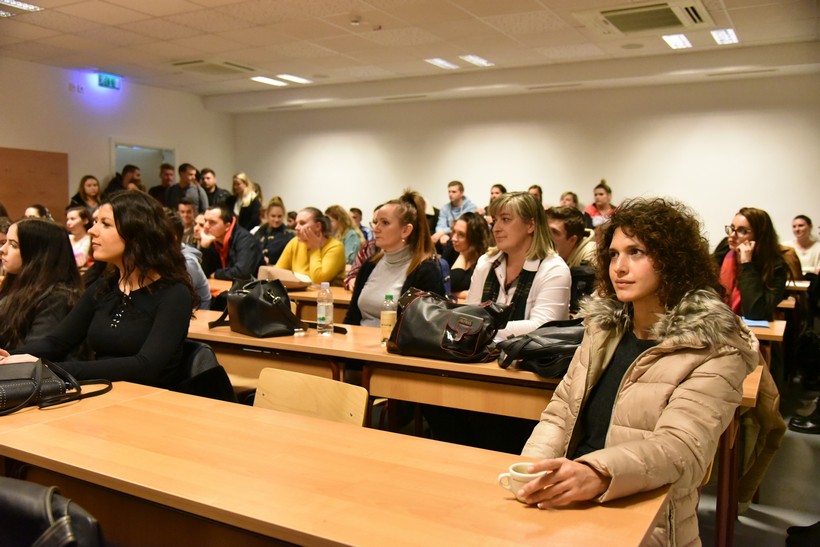 Tribina Urednik – Između Marginalizacije I Novoga Uzleta (23)