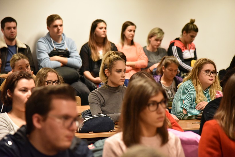 Tribina Urednik – Između Marginalizacije I Novoga Uzleta (6)