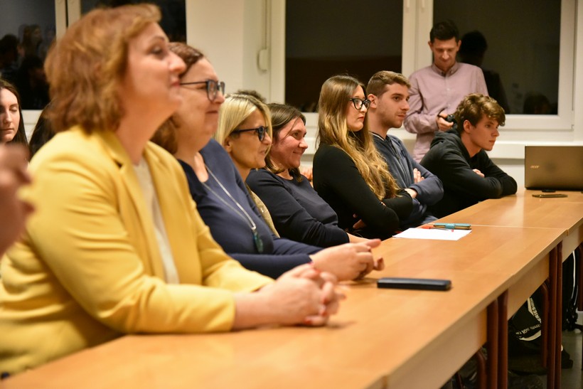 Tribina Urednik – Između Marginalizacije I Novoga Uzleta (7)